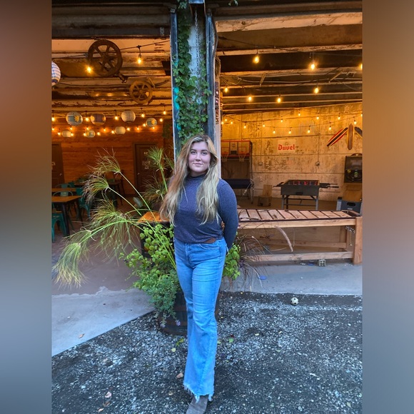 Meet your Posher, Julia - Picture 1 of 1